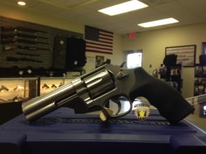 SMITH & WESSON 686