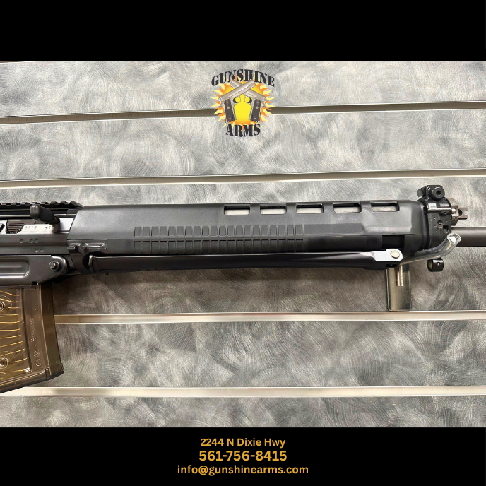 SIG 550 sniper rifle – SG 550-1 Sniper right-side handguard with integral bipod legs folded